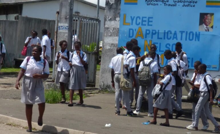 Lycée Nelson Mandela : La rentrée sous le régime de la rame de papier et de la boîte de craies